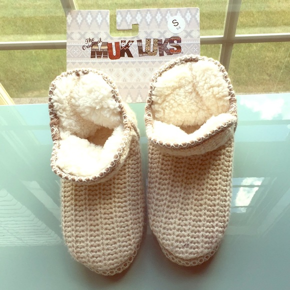 Muk Luks Shoes - Super soft, sparkly Muk Luks house-slippers